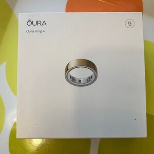 Oura Ring 4 in Elegant Gold - Size 9
